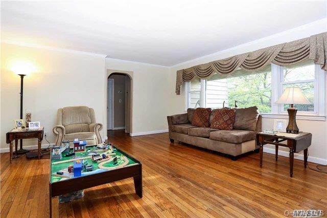 16 Wilson Avenue — photo 8