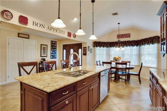 22 Farmview Drive — photo 3