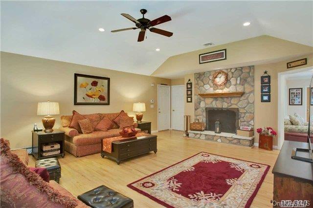 22 Farmview Drive — photo 8