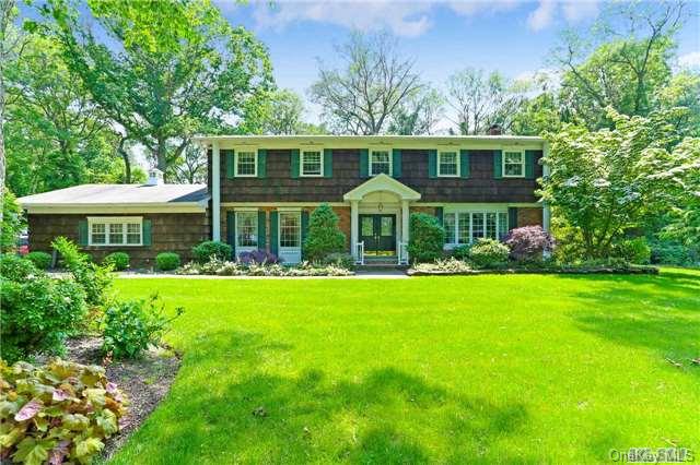 18 Blacksmith Lane, East Northport