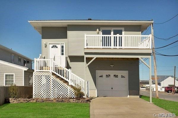 18 Bayview Avenue, Lindenhurst