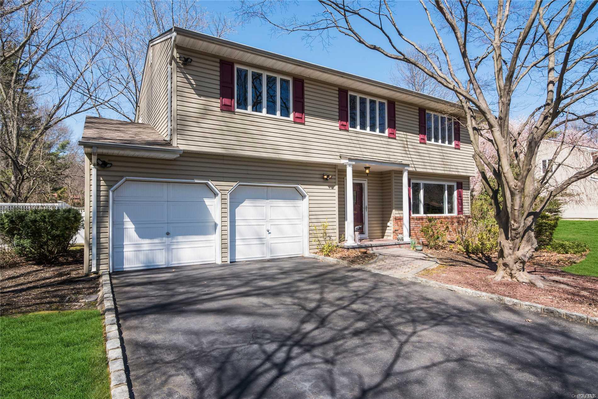 19 Bayard Drive, Dix Hills