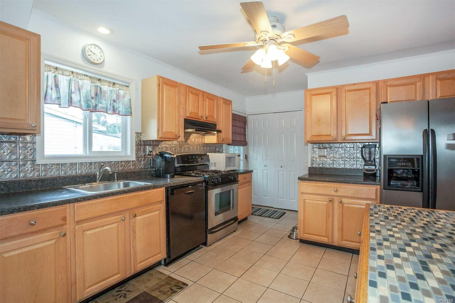 87 Lincoln Avenue — photo 3
