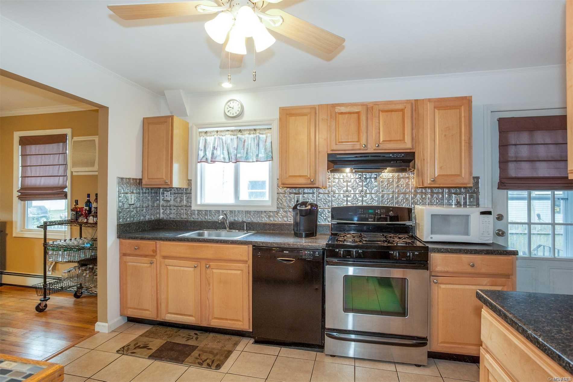 87 Lincoln Avenue — photo 4
