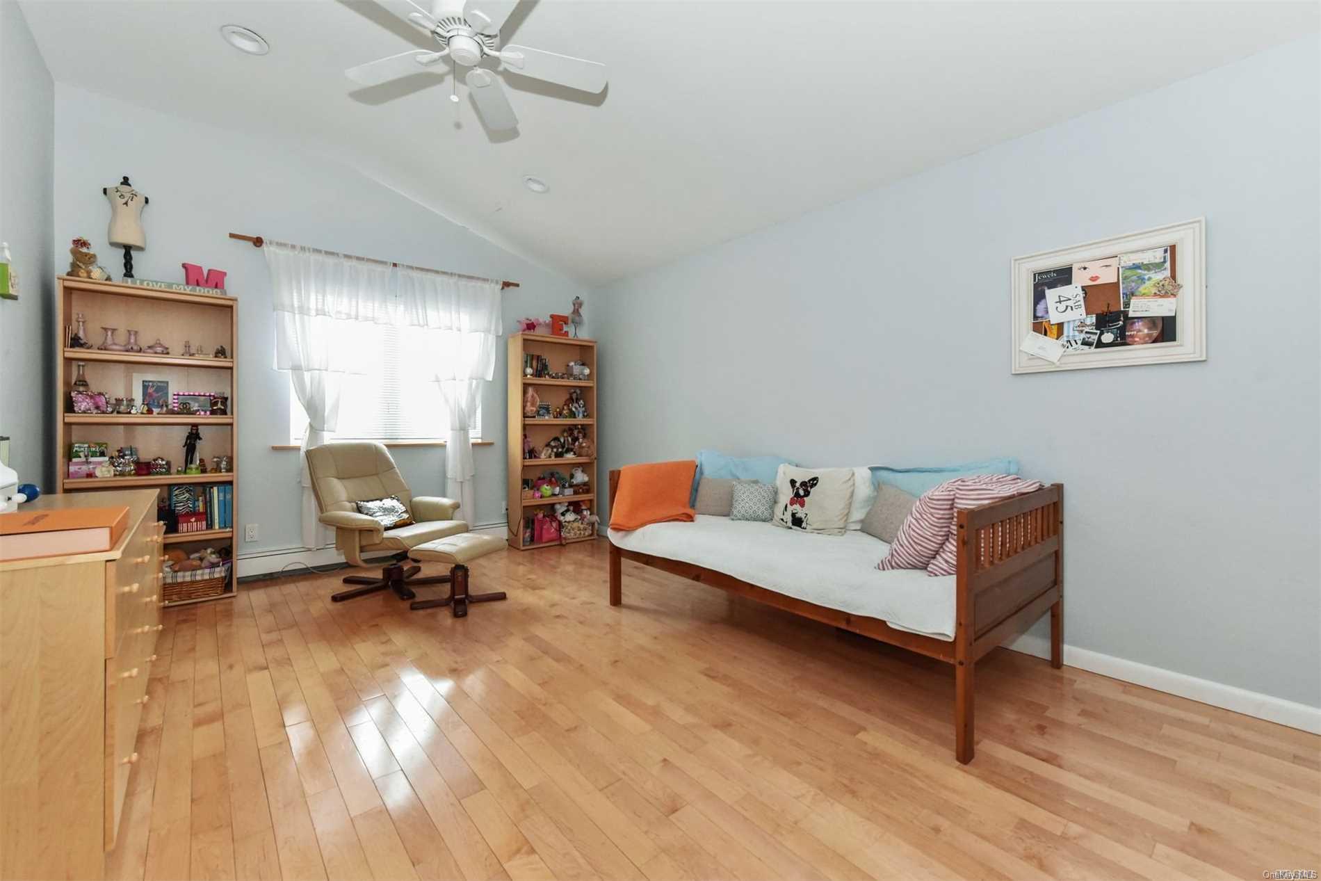 2 Marseille Drive — photo 10