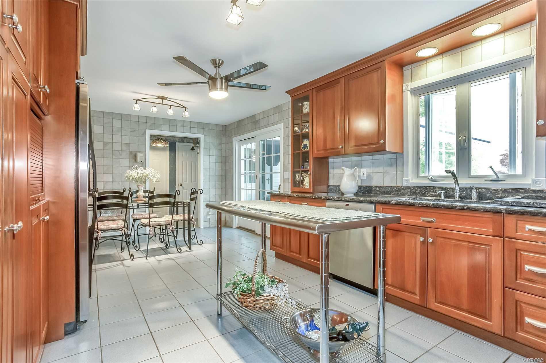 20 Cedar Shore Drive — photo 4