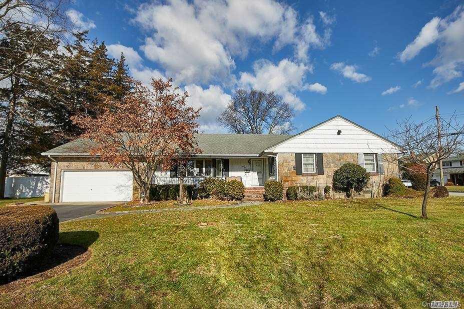 21 Prospect Place, Massapequa