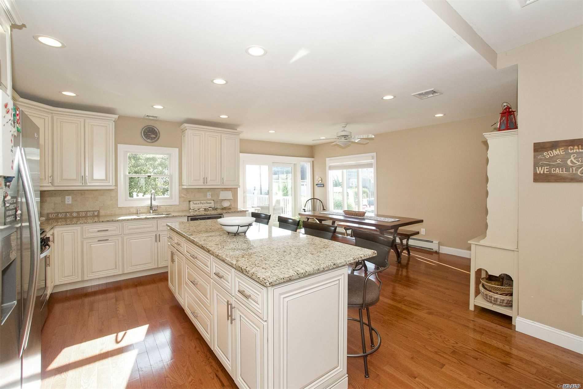 451 Little East Neck Road — photo 7