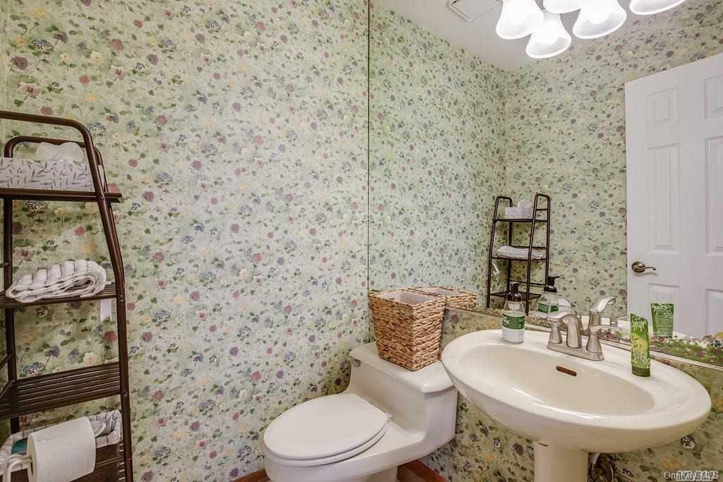 315 Woodbine Avenue — photo 18