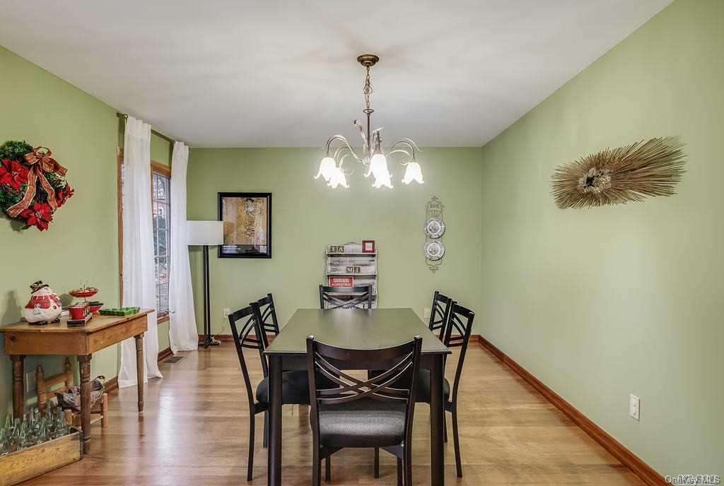 315 Woodbine Avenue — photo 10