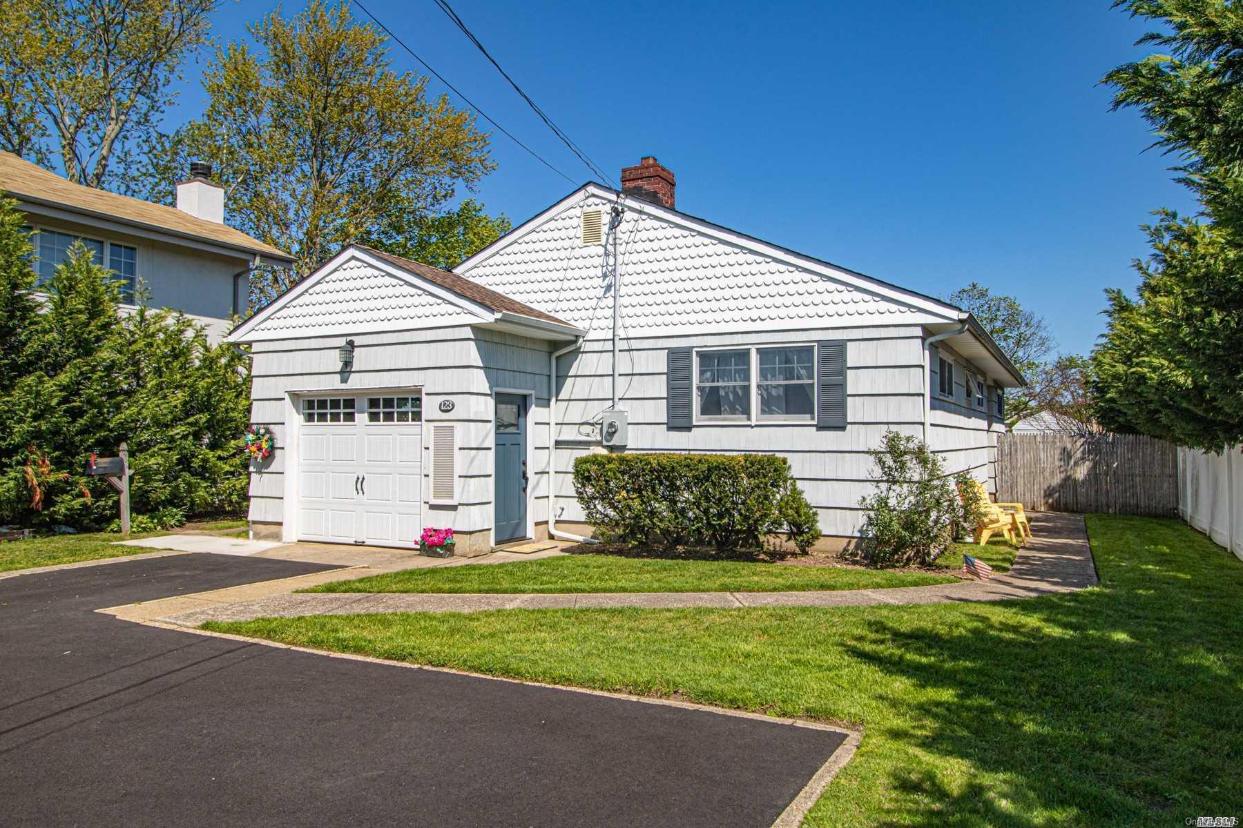 123 Ocean Avenue, Massapequa
