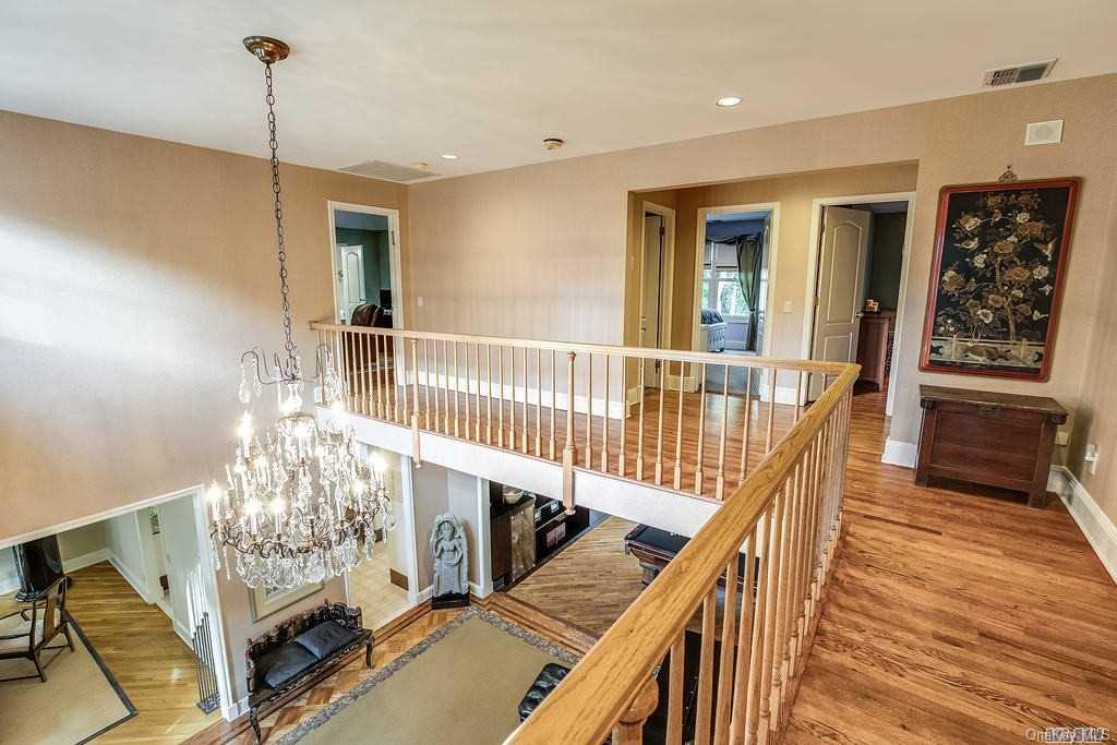 4 Toboggan Hill — photo 20