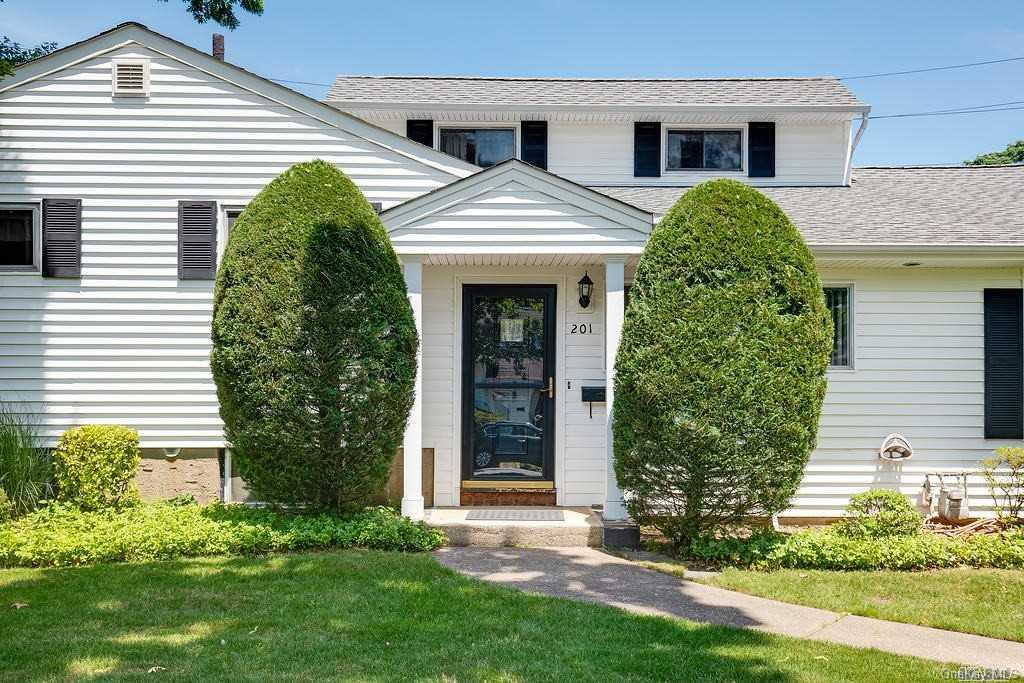 201 Willow Street, Massapequa Park