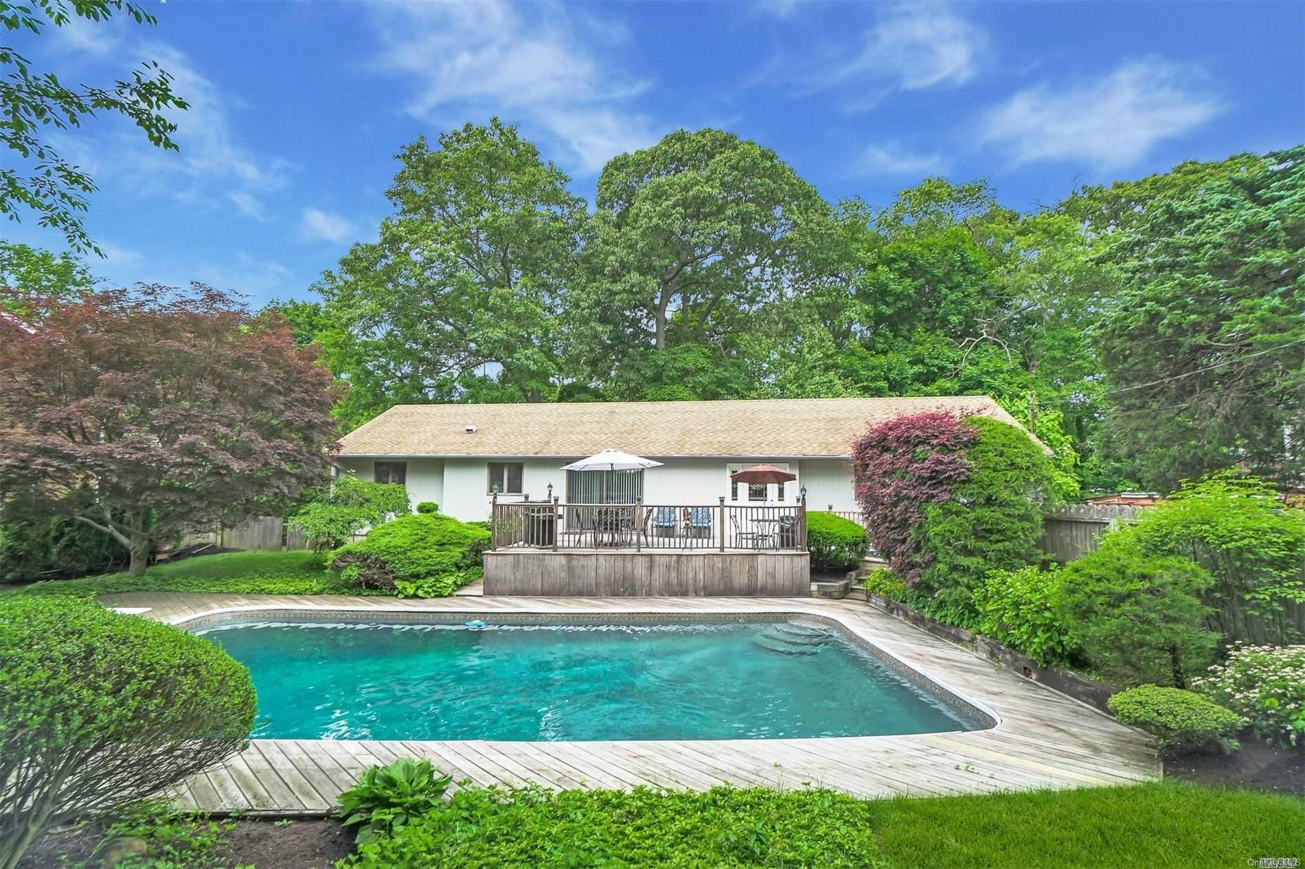 17 Kingsley Road, Huntington