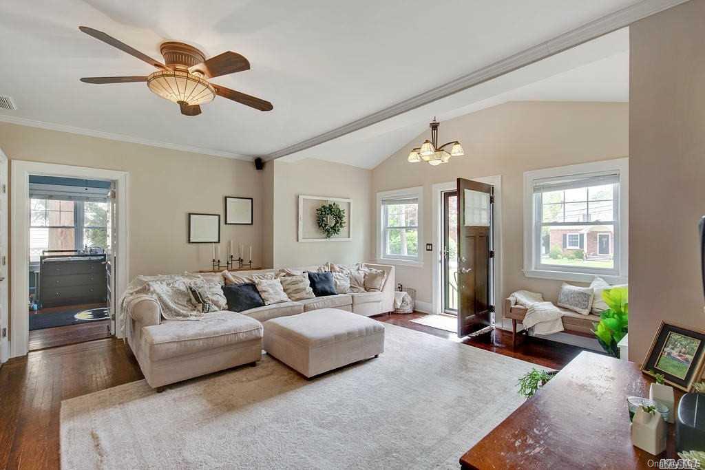 31 Johnston Street — photo 3