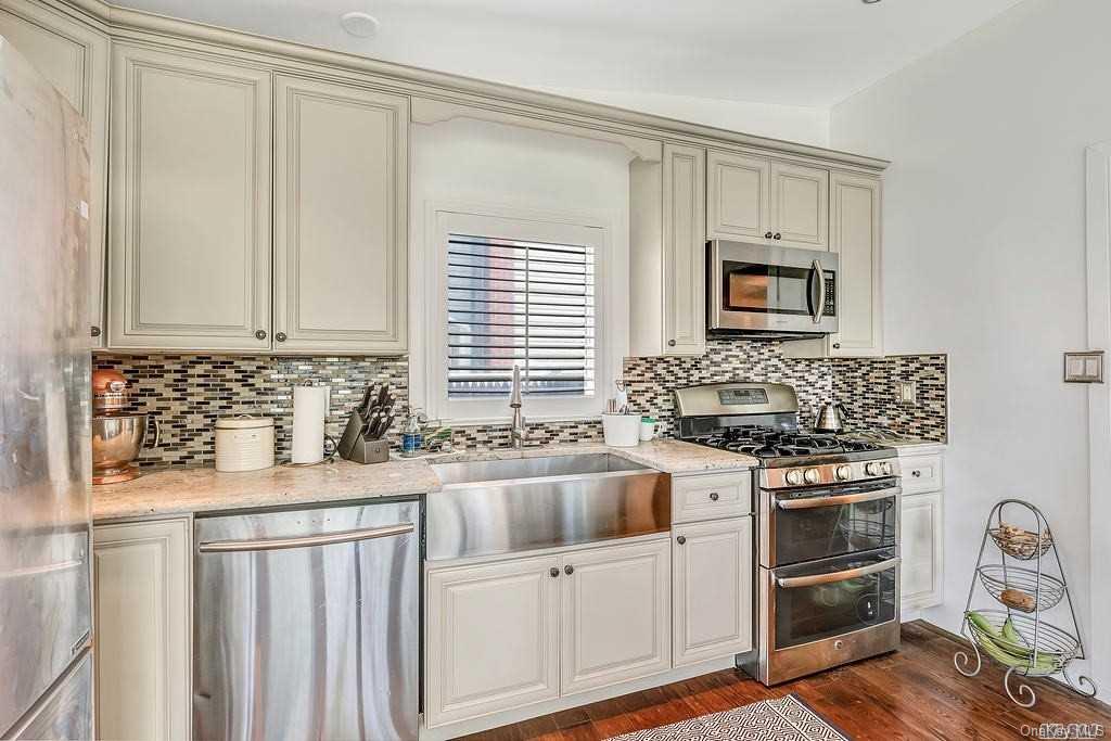 456 Long Beach Avenue — photo 12