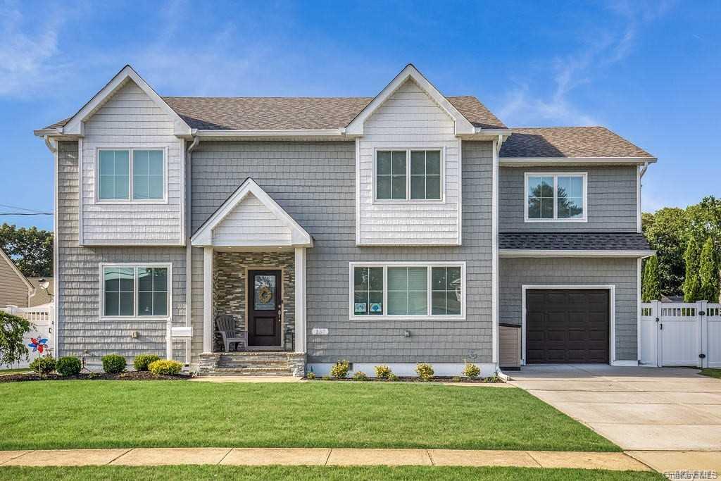 137 Jerusalem Avenue, Massapequa Park