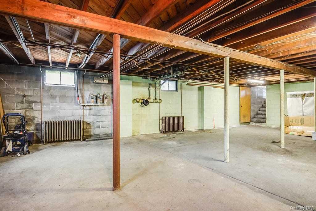 142 Avery Avenue — photo 17