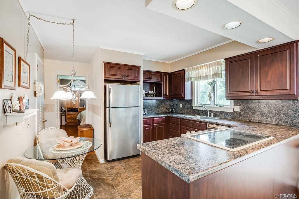 142 Avery Avenue — photo 9