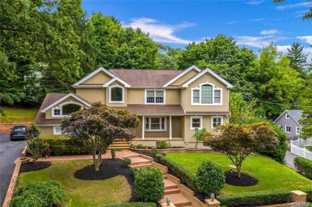 4 2nd Street, Woodbury