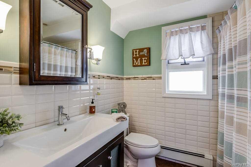16 Corwin Avenue — photo 9