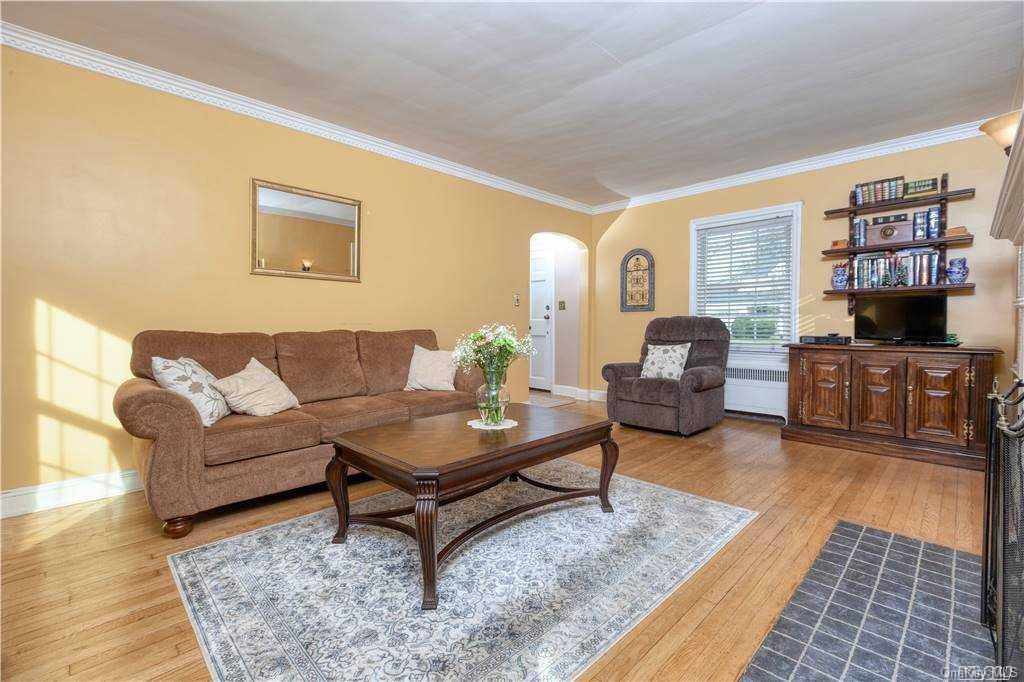 2360 Lancaster Avenue — photo 9