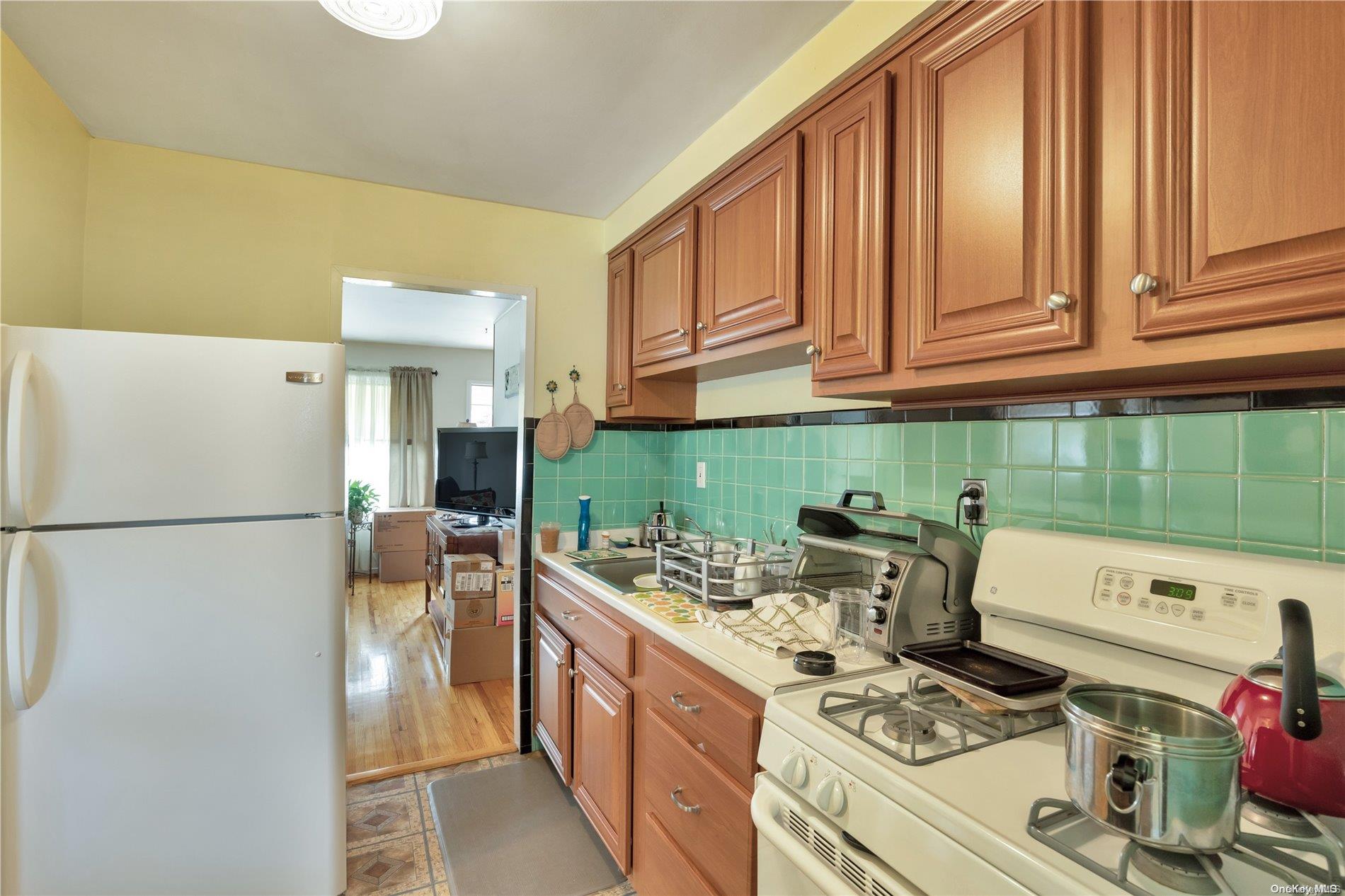 32 Ronald Avenue — photo 15