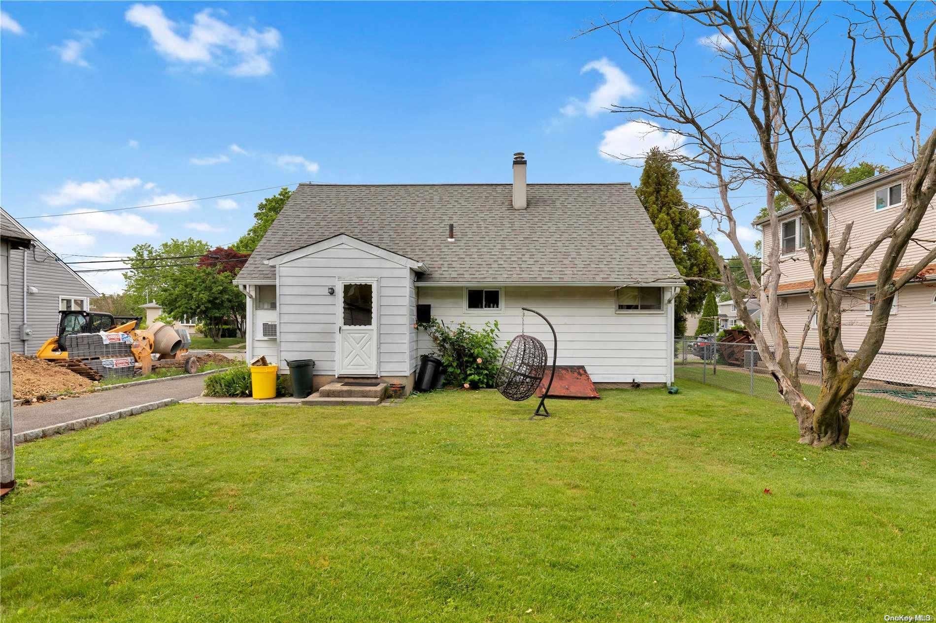 32 Ronald Avenue — photo 26
