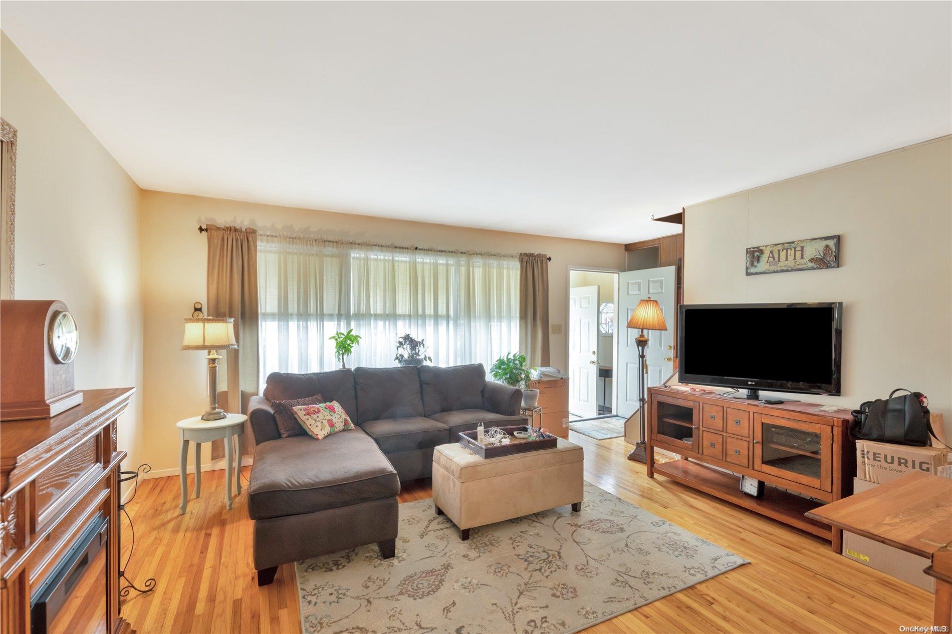 32 Ronald Avenue — photo 8