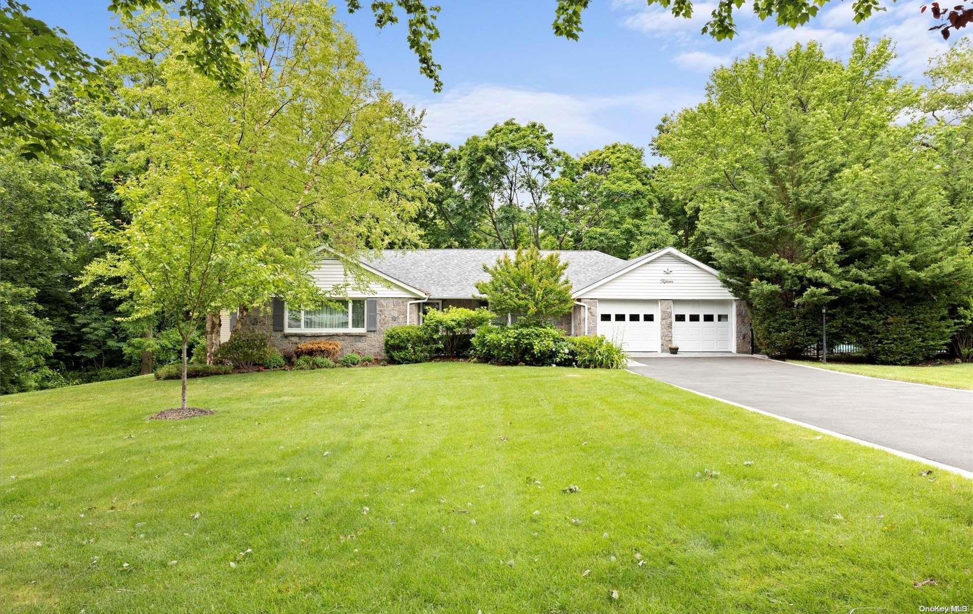 15 Melody Lane, Huntington
