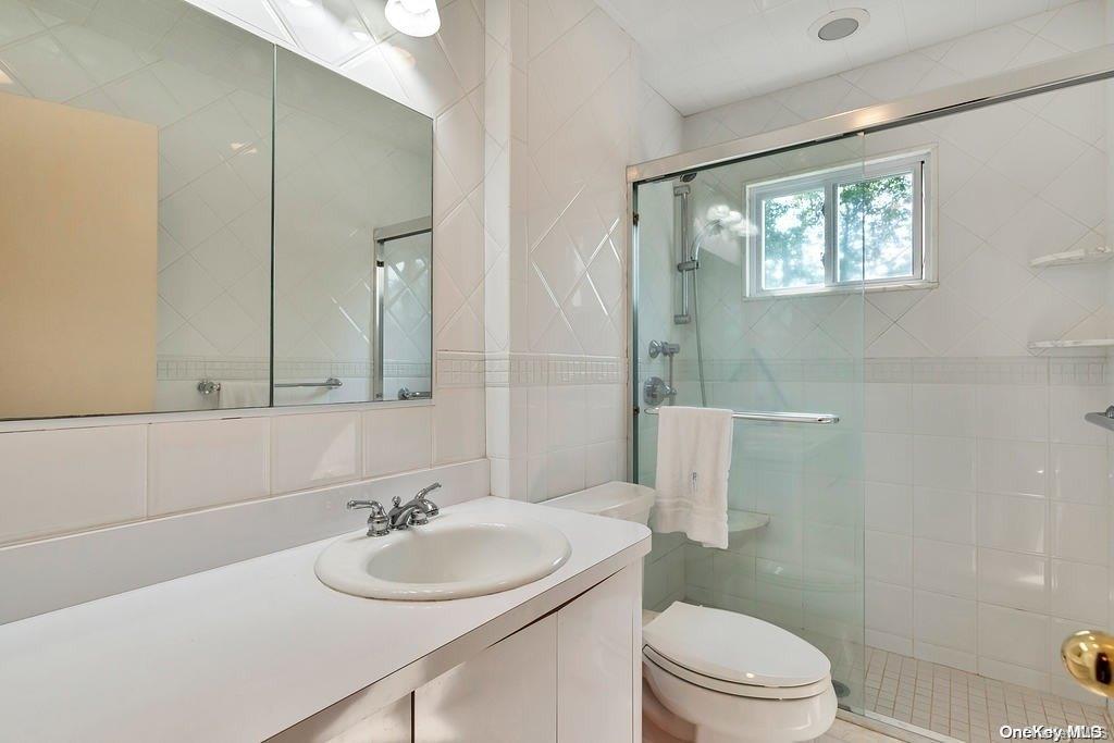 27 Nautilus Avenue — photo 17