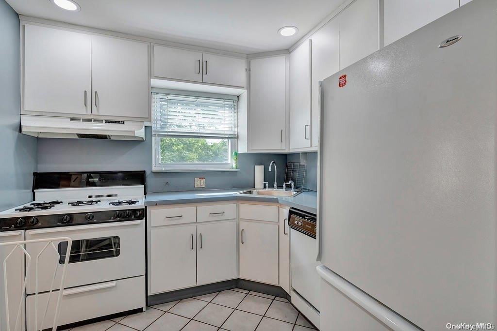 27 Nautilus Avenue — photo 8
