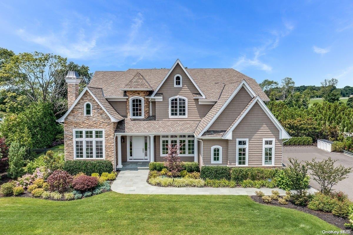 104 Long Drive Court, Dix Hills