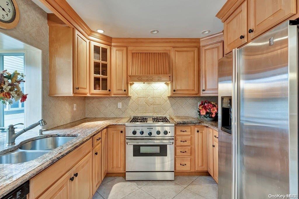 1235 Lakeshore Drive — photo 5