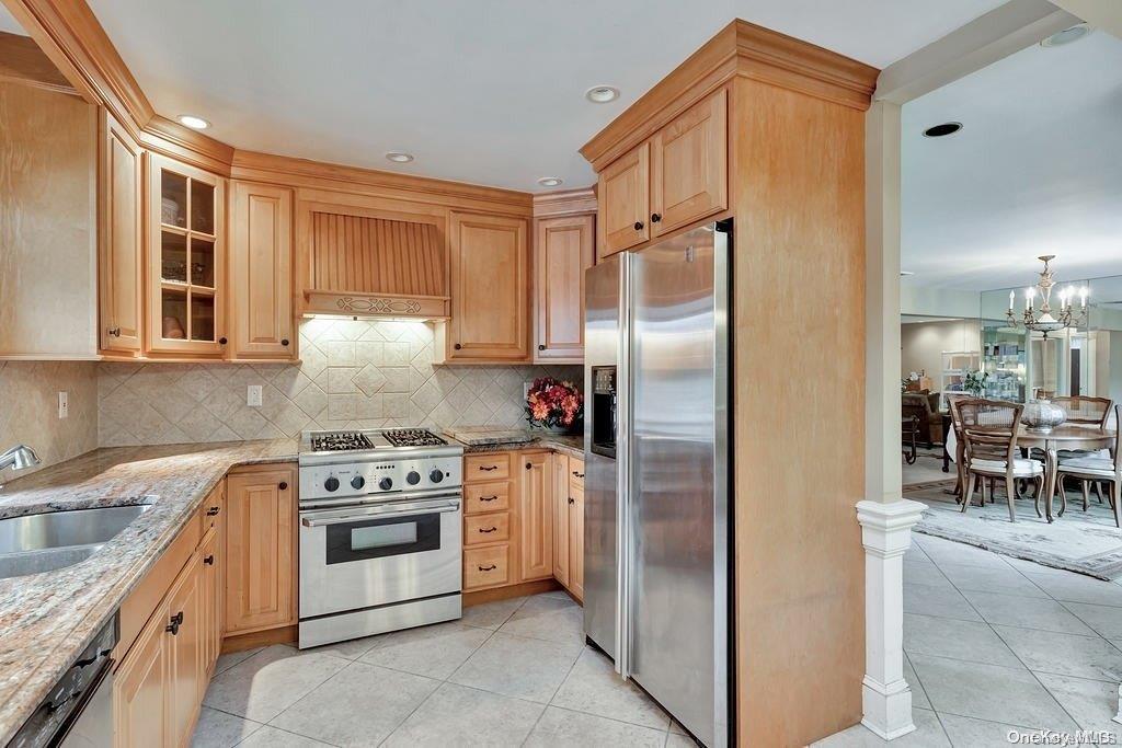 1235 Lakeshore Drive — photo 9