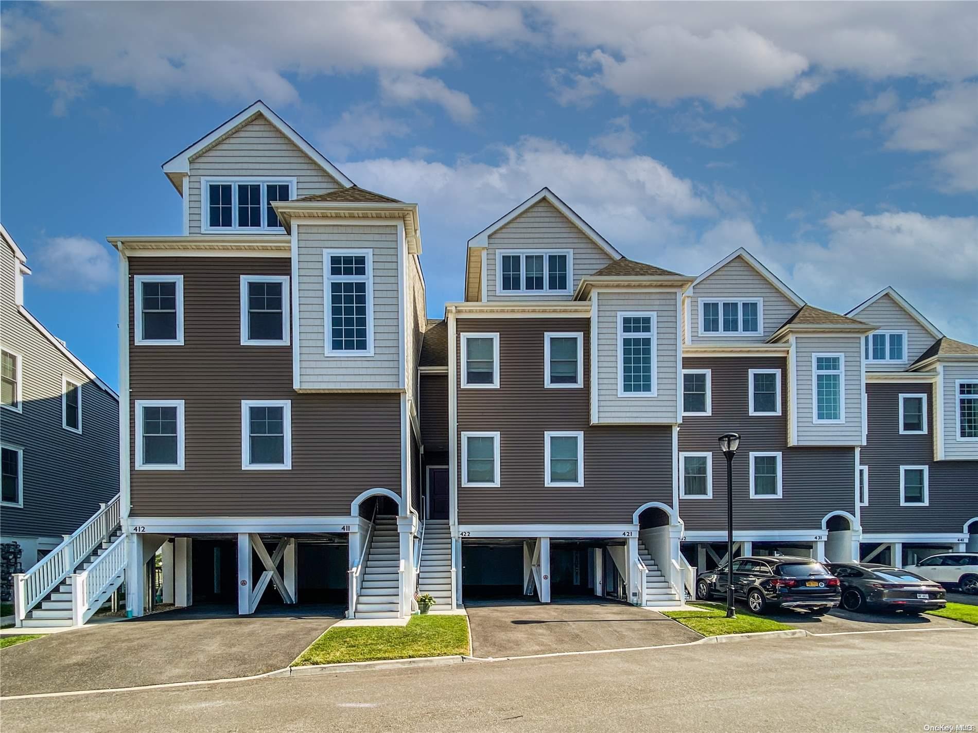 422 Marina Pointe Drive #I, East Rockaway