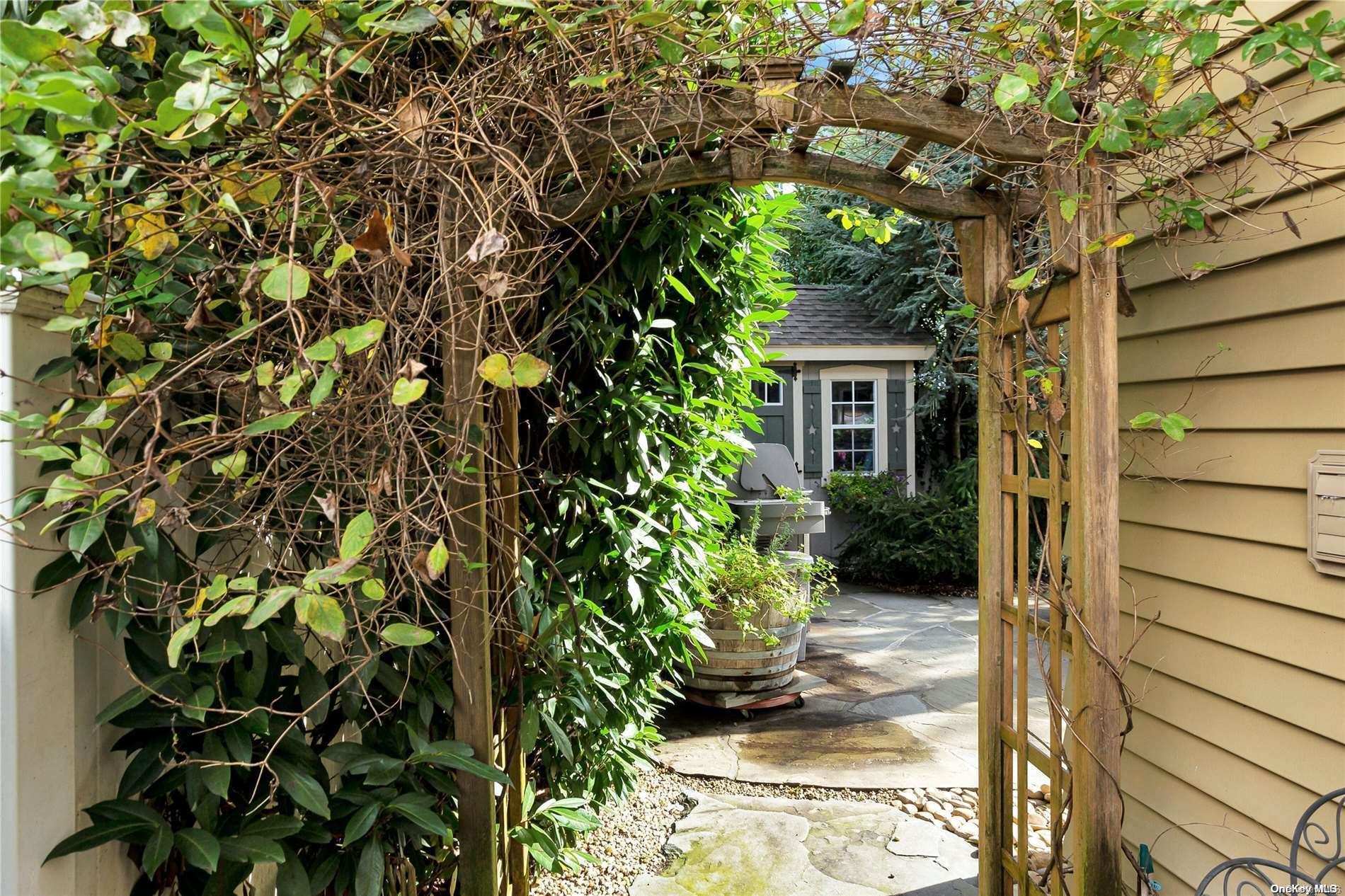44 Sagamore Hill Drive — photo 20
