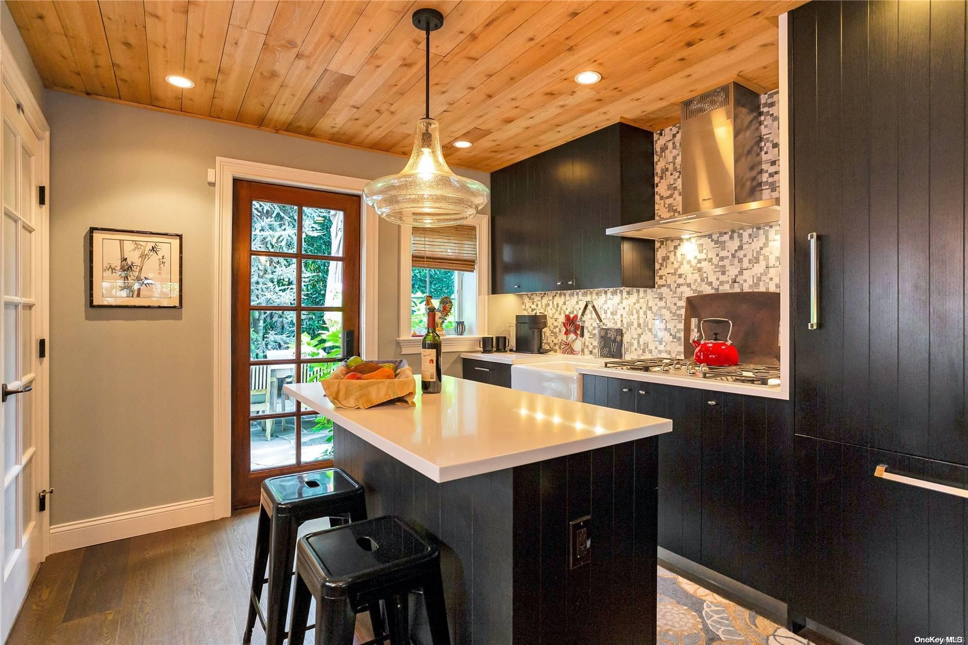 44 Sagamore Hill Drive — photo 10