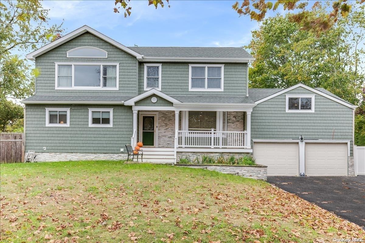 9 Candlestick Court, Dix Hills