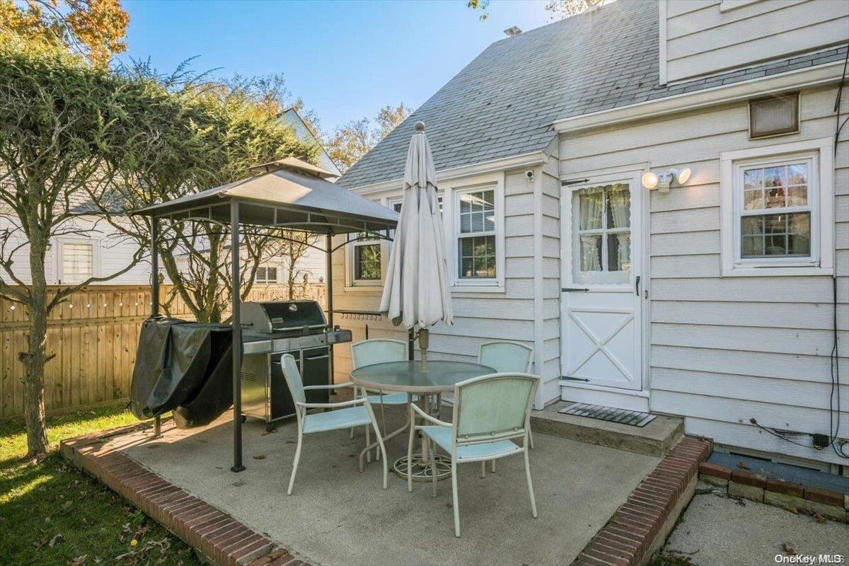 64 Earl Drive — photo 30