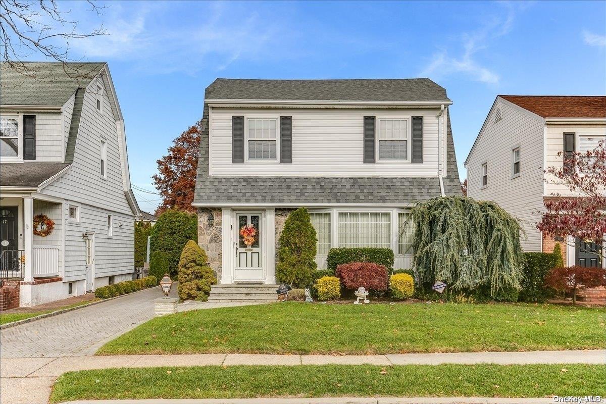 19 Stratford Avenue