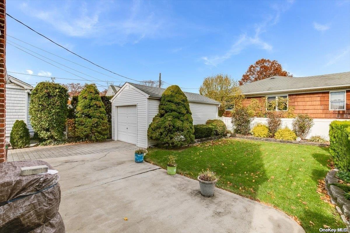 19 Stratford Avenue — photo 17