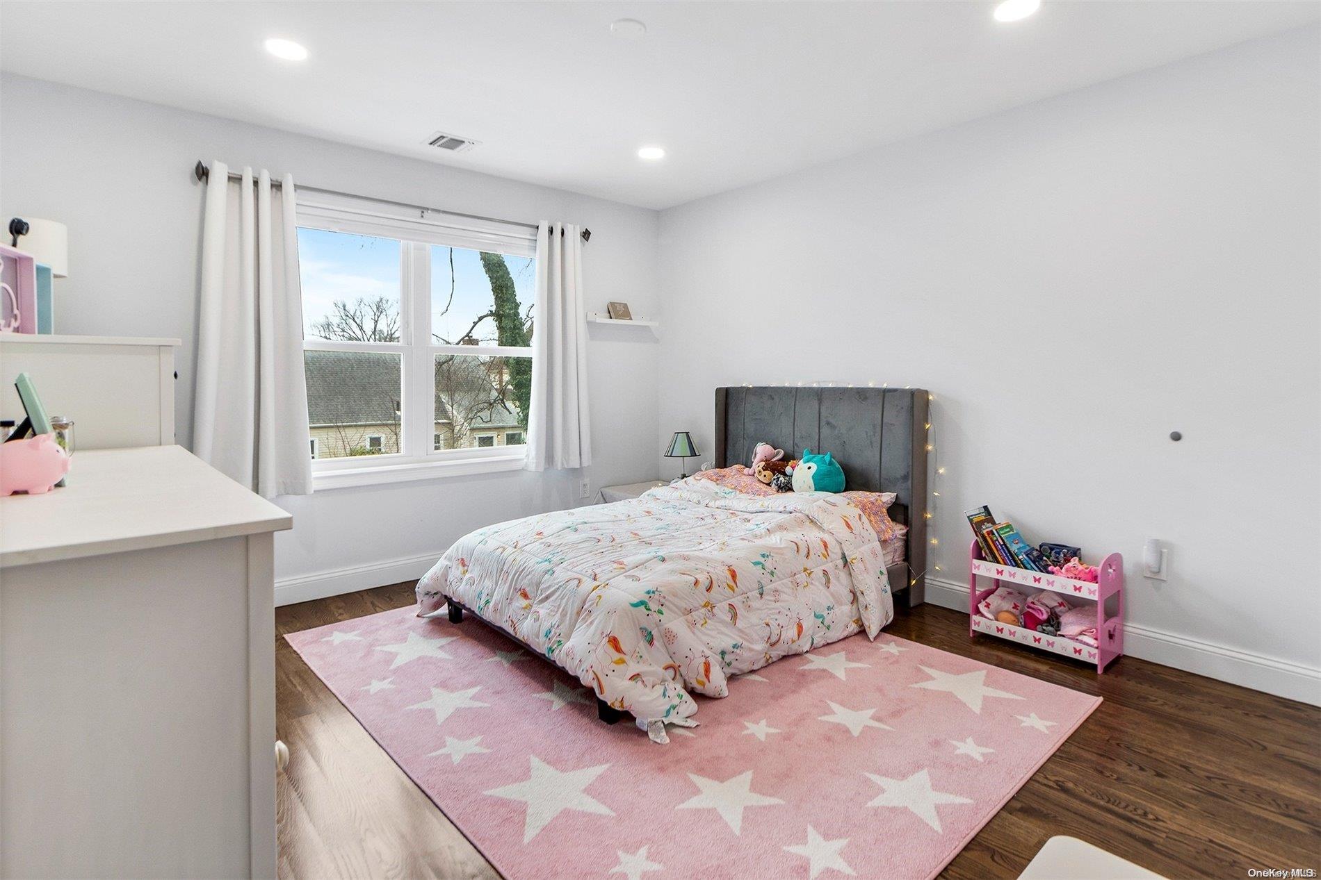 1772 Horatio Avenue — photo 17