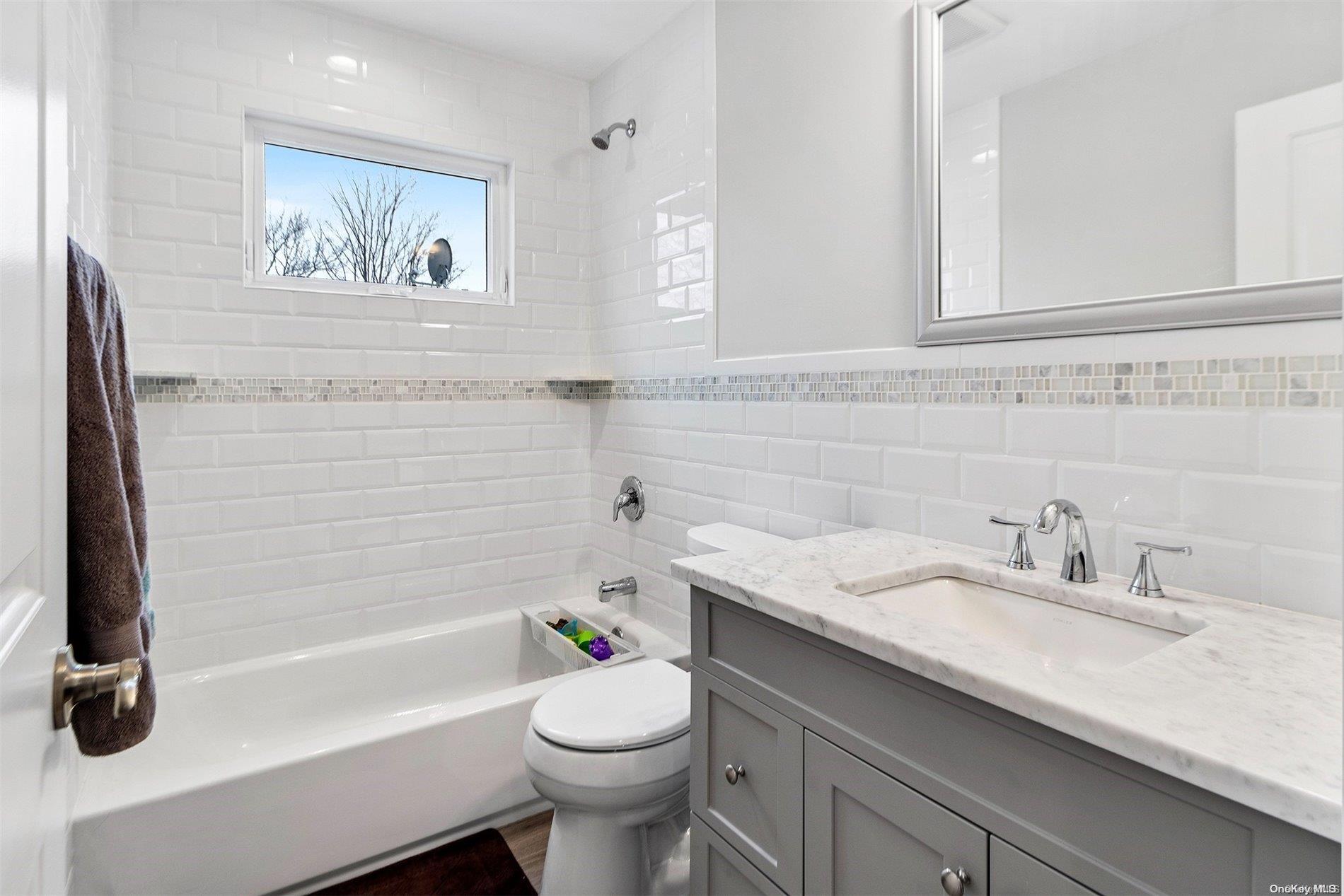 1772 Horatio Avenue — photo 19