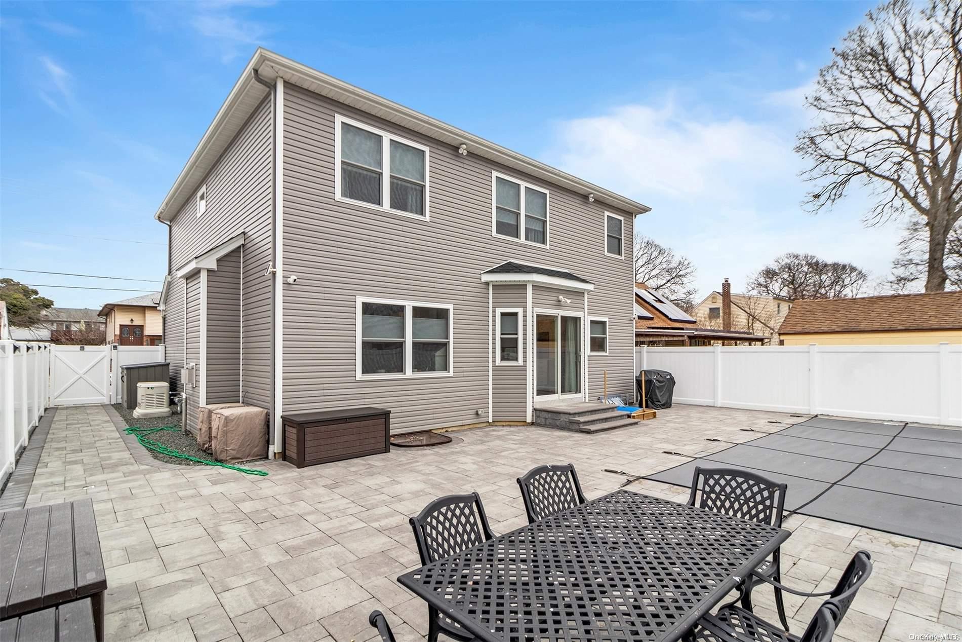 1772 Horatio Avenue — photo 23