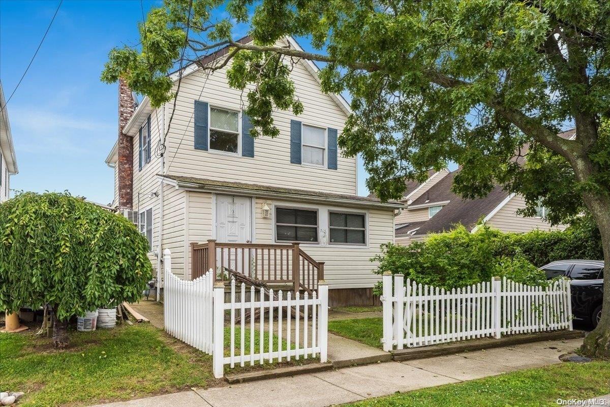 715 Farmers Avenue — photo 2