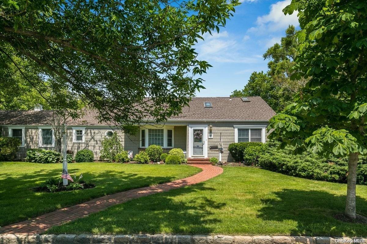 95 Exeter Road, Massapequa