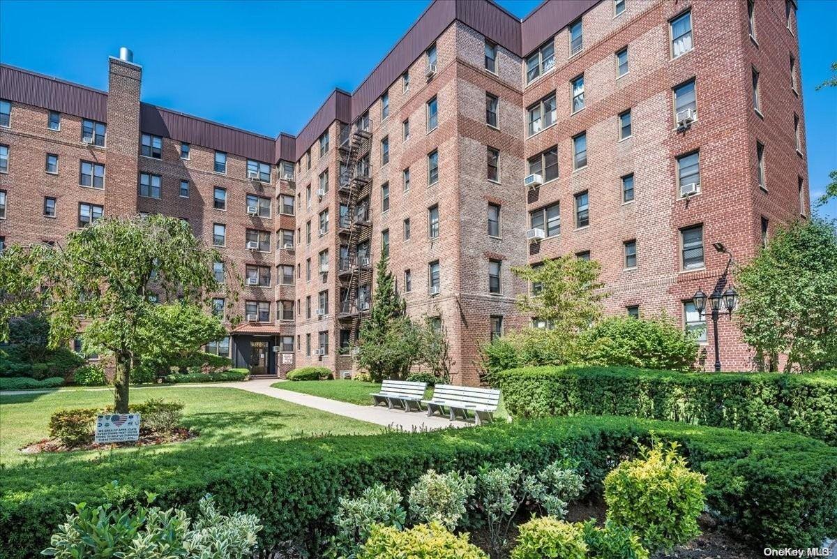 2220 Burnett Street #6D