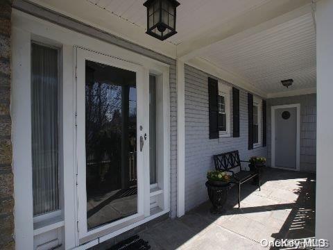 2 Spencer Avenue — photo 4