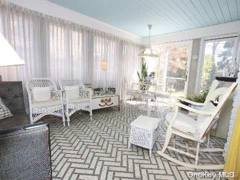 2 Spencer Avenue — photo 8